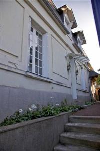 Maisons d'hotes Chambre grise dans une demeure du 16eme a Saumur comprenant cuisine equipee : photos des chambres