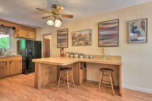 Cozy Charlotte Retreat with Yard about 5 Mi to Dtwn