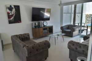 5 VENATOR House Boutique