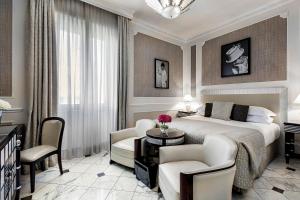 Double Room room in Baglioni Hotel Regina - The Leading Hotels of the World