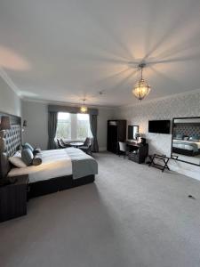 Superior Double Room room in Fife Lodge Hotel