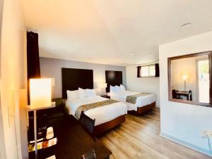 Standard Double Room room in Wells Moody Motel