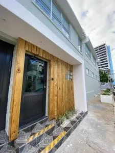 La Buena Vida Inn - 洛伊萨