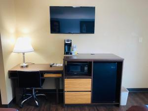 Queen Room with Two Queen Beds - Non-Smoking room in Super 8 by Wyndham Danville