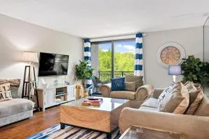 Relax By Pool Harbour Town Resort Condo - Daufuskie Landing