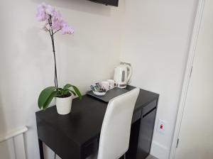 The Little Studio- Self contained one bed studio flat