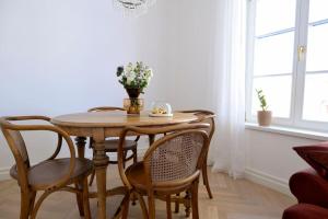 Lovely 2-bedroom apartment with free parking