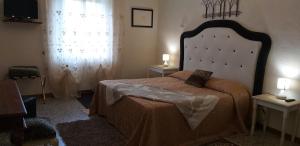 La cascina della grotta di tufo