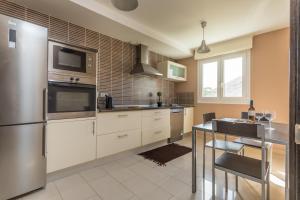 Preciosa Villa Con Piscina Privada - Villa MaPo