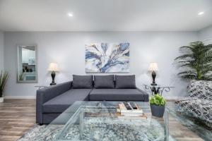 The Palms at Middle River Terrace 2