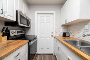 The Palms at Middle River Terrace 3