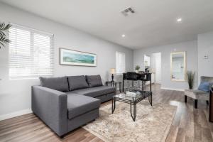 The Palms at Middle River Terrace 1