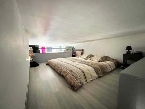 Appartements Pres du Vieux port Studio terrasse vue degagee eglise de Saint Jean : photos des chambres