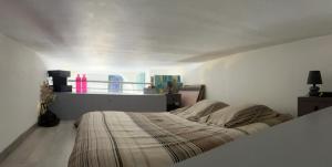 Appartements Pres du Vieux port Studio terrasse vue degagee eglise de Saint Jean : photos des chambres