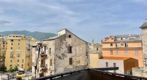 Appartements Pres du Vieux port Studio terrasse vue degagee eglise de Saint Jean : photos des chambres