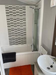 6 Berth Comfy Homely Caravan, Dog Friendly