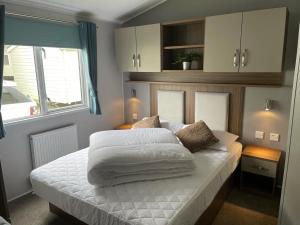 6 Berth Comfy Homely Caravan, Dog Friendly