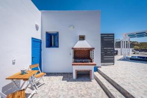 Santa Marina Milos