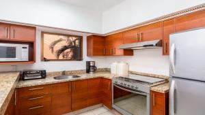 Los Tules Ocean Front Condo ,With Amazing Ocean View by Kivoya