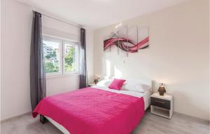 One-Bedroom Apartment In Podstrana