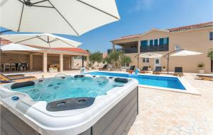 Nice home in Polaca with 7 Bedrooms Jacuzzi and WiFi