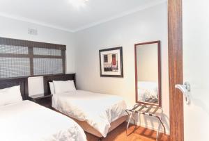 Mouille Point Mountain View 2 Bedroom