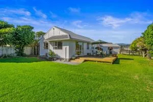 Babbacombe Bach - Otaki Beach Holiday Home - Manakau