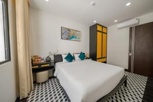 Phòng Tiêu Chuẩn Giường Lớn (Standard King Room)