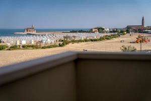Double Room with Balcony and Sea View room in Hotel Delfino
