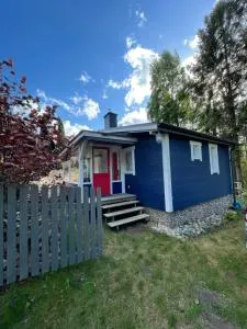 Modry Domek Sznurki Całoroczny Ogrodzony - Borzestowska Huta
