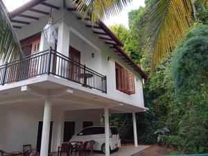 Jungle Village Homestay