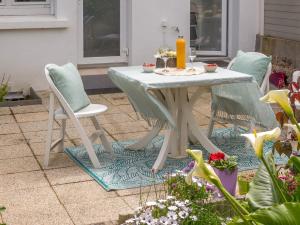 Studio rénové proche plages et bourg - Port-Louis, 2 pers., RDC, Wi-Fi, jardin commun - FR-1-349-108