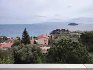 THEA COURT Clio & Erato Apartments - 帕雷恩特西菲基昂