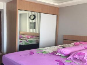 RedLiving Apartemen Margonda Residence 5 - Ens Room with Netflix and Breakfast
