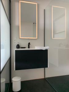 Ultra-luxury penthouse with a generous terrace and breathtaking sea view T71