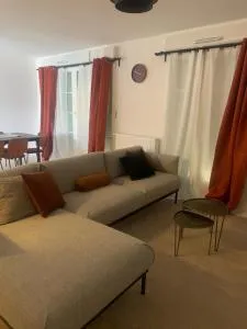 Superbe Appartement F4 Puteaux - 皮托