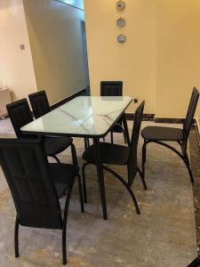 Lux Suites Ndemi Gardens Apartments