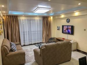 Lux Suites Ndemi Gardens Apartments