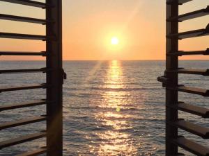 Shambala Beach House-where mountains meet the sea