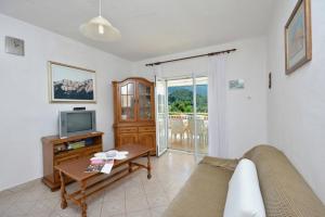 2-bedroom apartment with seaview 3558-2