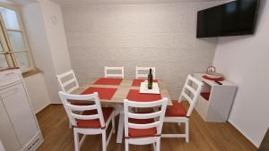 Old Town House with parking & game room