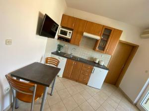 Apartment in Punat with Terrace, Air conditioning, Wifi, Washing machine (3829-3)
