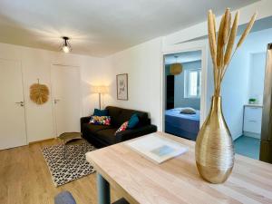 Cosy & Chill Appartements - 10 min de la mer - Jardin, Netflix, terrasse, fibre & parking : photos des chambres