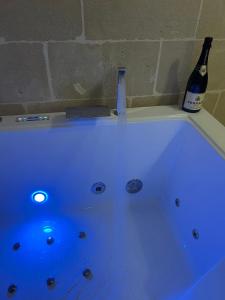 Deluxe Suite with Spa Bath