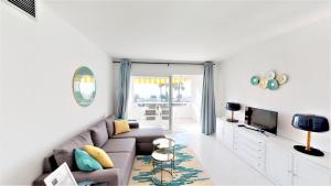 Top Floor Apartment - Amazing Sea View