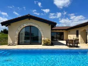 Private Villa at BlackSeaRama Golf & Villas Resort - Rasovichane