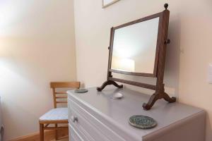 Steading Cottage - 50m from the beach