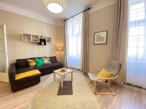 ORANGEHOMES One Bedroom Comfy Apartment