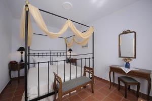 Double or Twin Room with Βalcony and Sea View