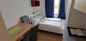 Budget Studio Apartment room in Luna Apartments
